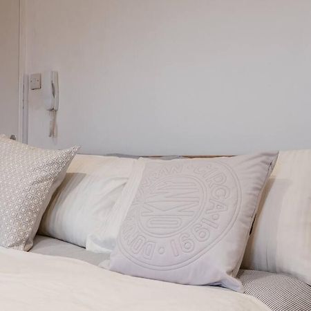 Your Lovely Studio Flat- West3 London Bagian luar foto